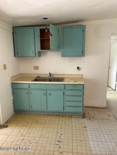 1122 Kentucky St, Tucson AZ 85714-3228 exterior