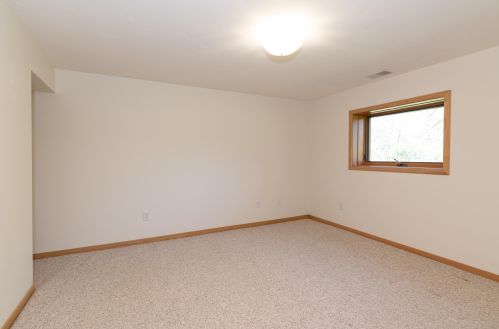 6450 2 St, Kalamazoo MI 49007-4909 exterior