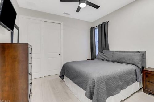 1842 21 St, Naples FL 34120-1801 exterior