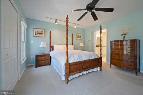 48 Coriander Dr, Princeton NJ 08540-9428 exterior