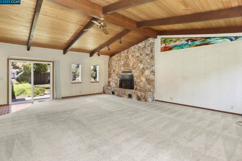 1825 Mckinley Ct, Concord, CA 94521-1315