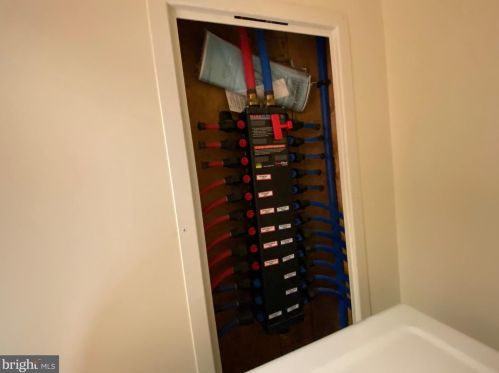 735 40 St, Philadelphia PA 19104-1670 exterior