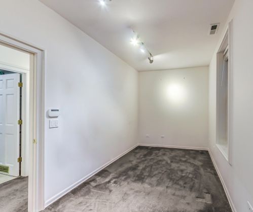 1112 Damen Ave, Chicago IL 60622 exterior