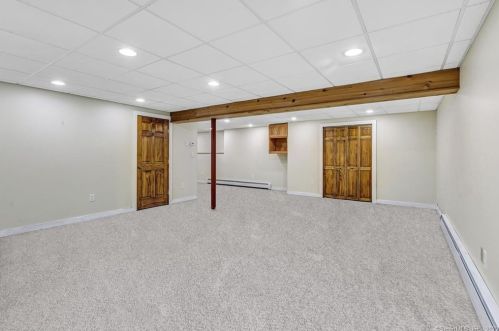 96 Rutland Rd, Milford CT 06461-1810 exterior