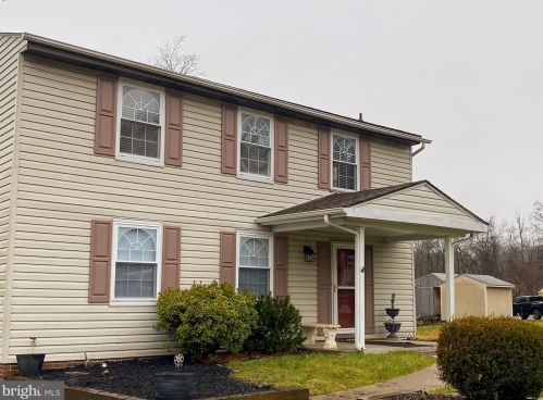 841 Mount Hood Dr, Pittsburgh, PA 15239-2515