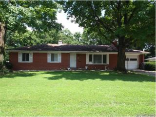 2 Bittersweet Ln, Belleville, IL 62221-4304