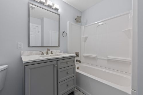 5547 Glass Rd, Pittsburgh PA  15205-9435 exterior