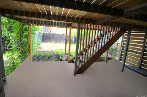 2029 Daly Ave, Bronx NY 10460-2834 exterior