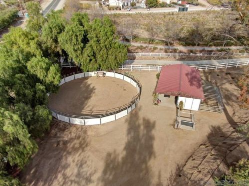 38200 De Portola Rd, Temecula CA 92592-8968 exterior