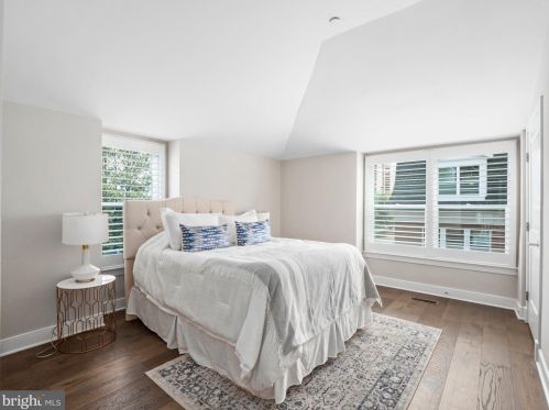 10346 Grosvenor Pl, Rockville MD 20852 exterior