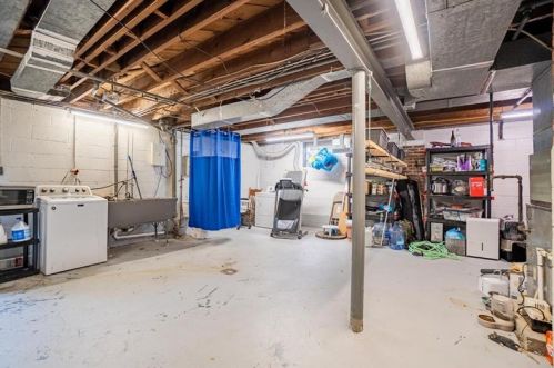 5135 Interboro Ave, Pittsburgh PA 15207-2327 exterior