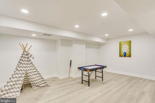 118 Fleetwood Ter, Silver Spring MD  20910-5511 exterior