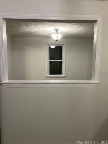 83 Burnham St, Hartford CT 06108-1005 exterior