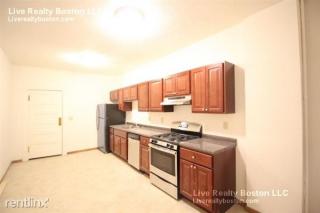 1909 Beacon St, Brookline MA  02445-4240 exterior