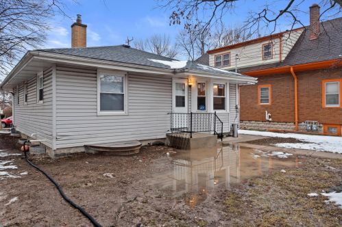 4547 37th St, Milwaukee, WI 53209-5909