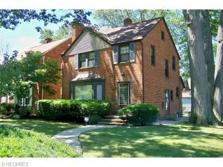 3162 165th St, Cleveland, OH 44111-1016