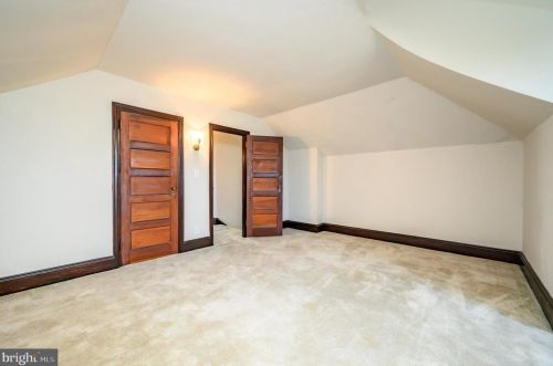 220 Maple Ave, Camden NJ 08106-2315 exterior