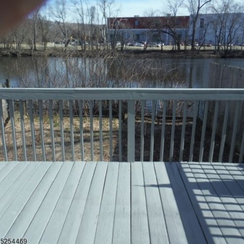 19 Cres Ave, Paterson NJ 07512-2305 exterior