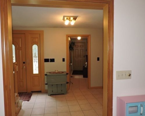 30 Jones Rd, Sutton MA 01590-2705 exterior