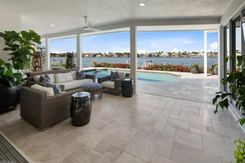 2160 Kingfish Rd, Naples FL 34102-1535 exterior