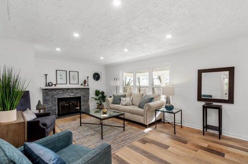 820 Old Thorn Run Rd, Moon Twp PA 15108-1152 exterior