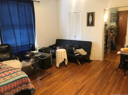 35 Stevens St, Norwalk CT 06850-3805 exterior