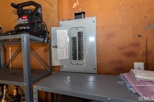 140 Manchester Dr, Mishawaka IN 46544-3526 exterior