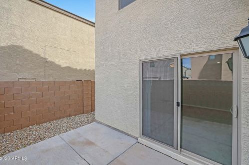 8029 Albeniz Pl, Phoenix AZ  85043 exterior