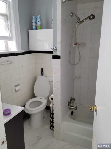 106 Rollinson St, Town Center NJ 07052-4601 exterior