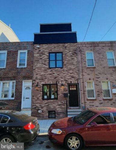 2050 Ellsworth St, Philadelphia PA 19146-2420 exterior