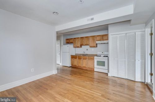 1320 T St, Washington DC 20009-4438 exterior