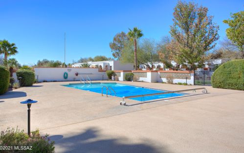 373 Paseo Pena, Green Valley AZ 85614-7044 exterior