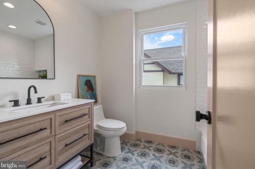 8 Narberth Ter, Camden NJ  08108-1017 exterior