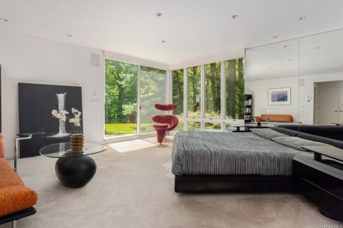 17 Tallwoods Rd, Armonk NY 10504-1020 exterior