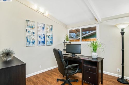 1414 Toyon Dr, Concord CA 94520-2911 exterior