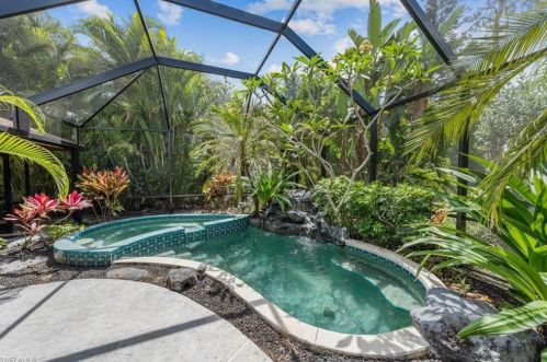 1947 Empress Ct, Naples FL 34110-8141 exterior