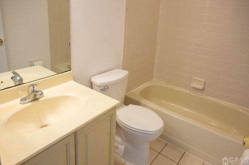 400 Draco Rd, Piscataway NJ 08854-5472 exterior