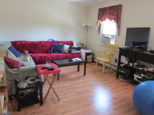 12 Carpenter Pl, Cranford NJ 07016-2539 exterior