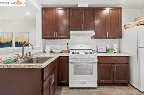 2020 Blake St, Berkeley CA 94704-2604 exterior