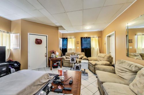 3600 Winchester Ave, Chicago IL 60609-1234 exterior