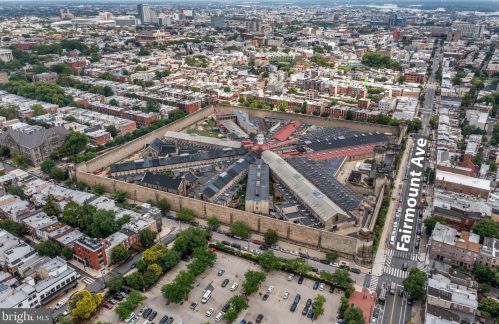 627 18th St, Philadelphia PA 19130-3344 exterior