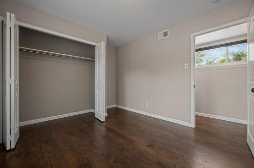 1802 Edgehill Dr, San Antonio TX 78209-2023 exterior