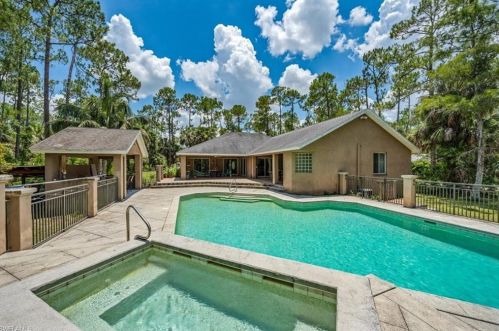 3625 3 Ave, Naples FL 34117-3024 exterior