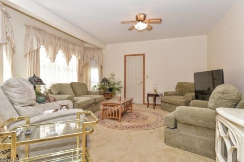 11 Spg St, Kinnelon NJ 07405-1322 exterior