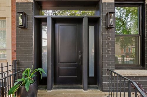 1817 Honore St, Chicago IL 60657-2007 exterior