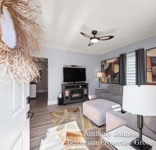 1221 Dickinson St, Grand Rapids MI 49507-2201 exterior