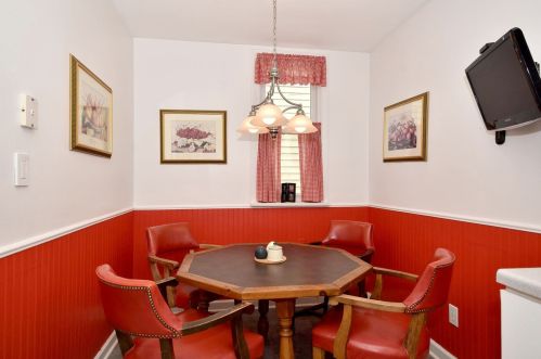 250 3 St, Elmhurst IL 60126-2460 exterior