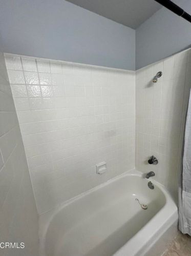 636 Holly Ave, Oxnard CA  93036-1931 exterior