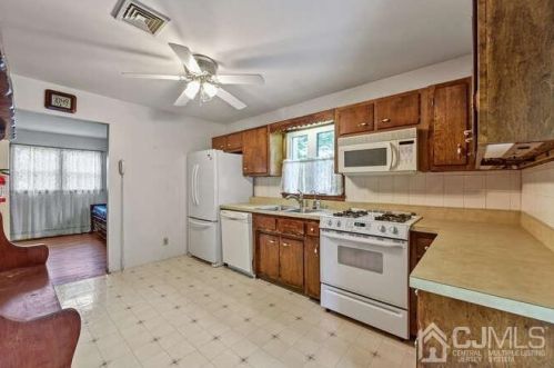 17 Harmony St, Piscataway NJ 08854-6062 exterior