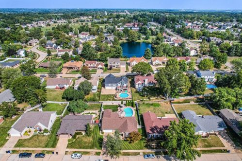 2527 Cripple Crk Dr, Saint Louis MO 63129-4912 exterior